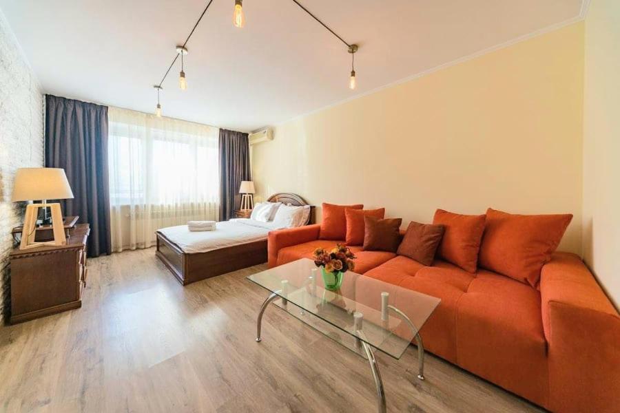 1 Room 65M2 Center Of Obolon Near River Side. Киев Экстерьер фото